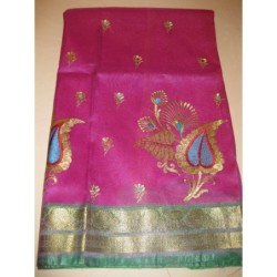 Sari fucsia bordado